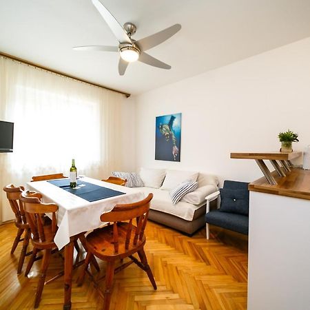 Apartment Zuza Krk Krk Town Exteriör bild