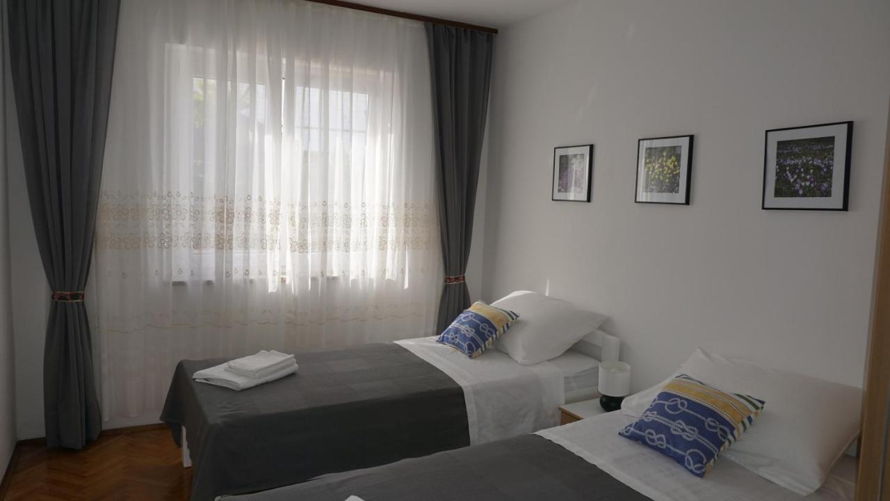 Apartment Zuza Krk Krk Town Exteriör bild