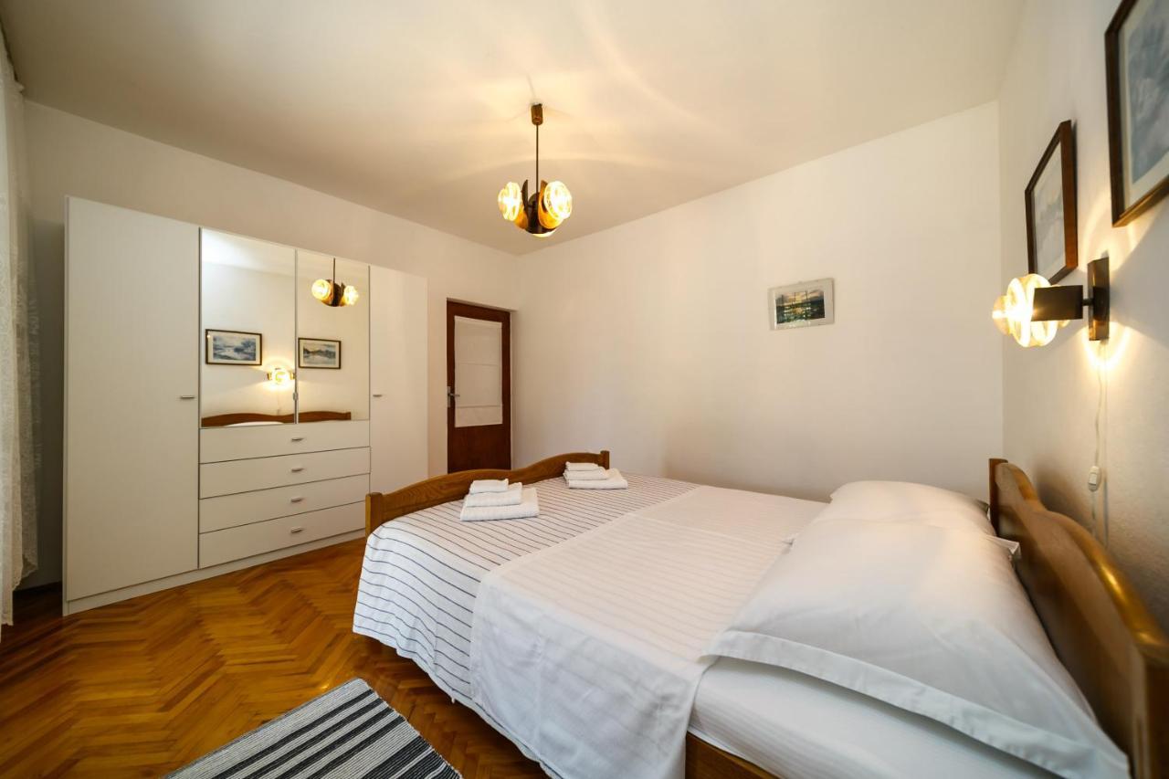 Apartment Zuza Krk Krk Town Exteriör bild