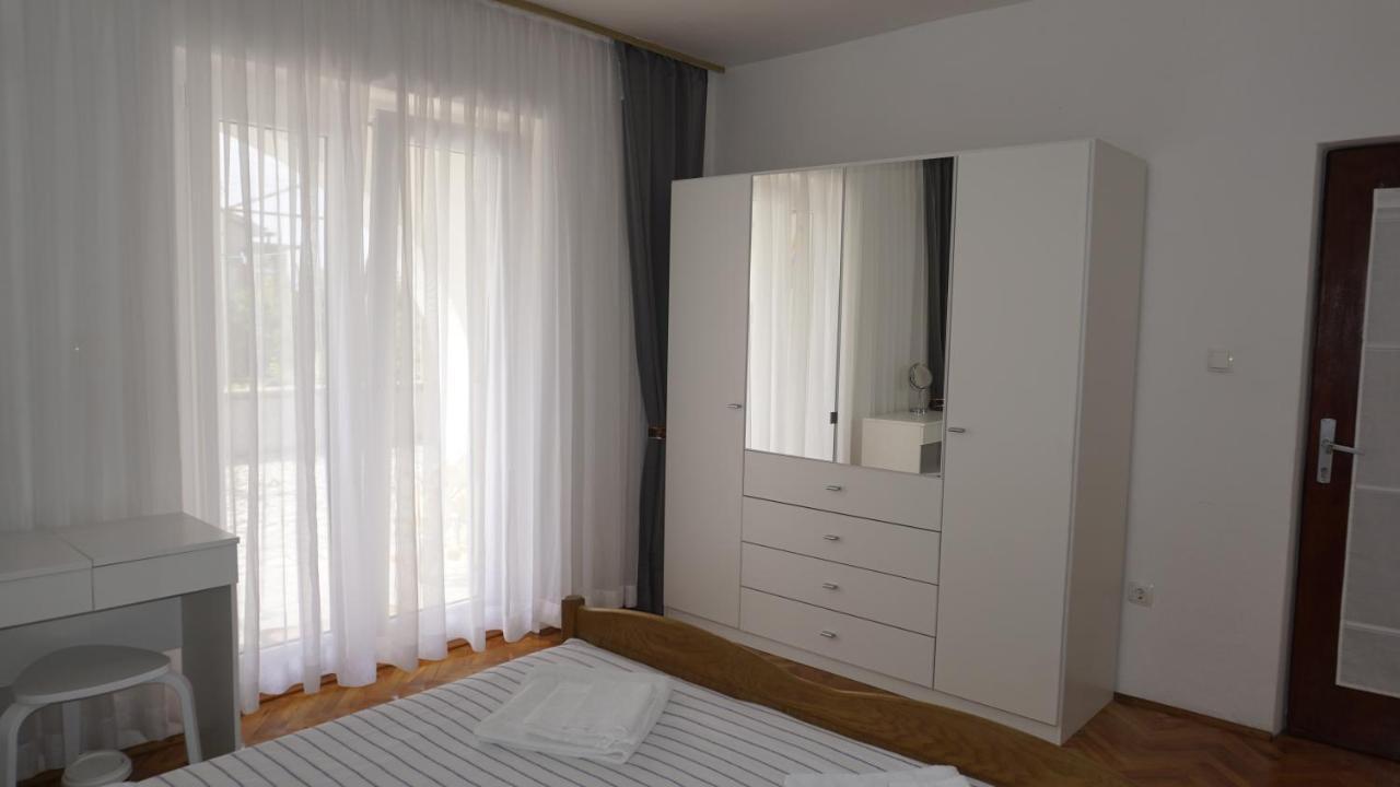 Apartment Zuza Krk Krk Town Exteriör bild