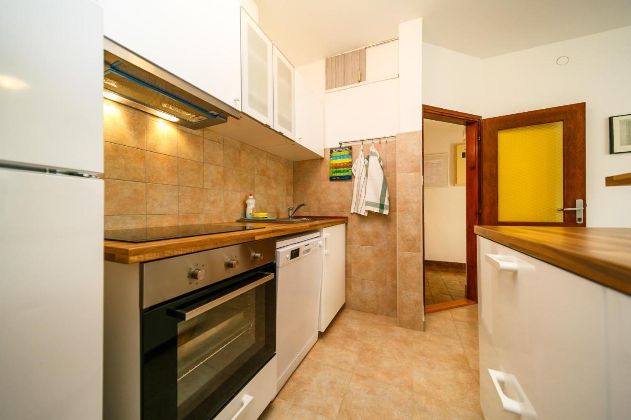 Apartment Zuza Krk Krk Town Exteriör bild